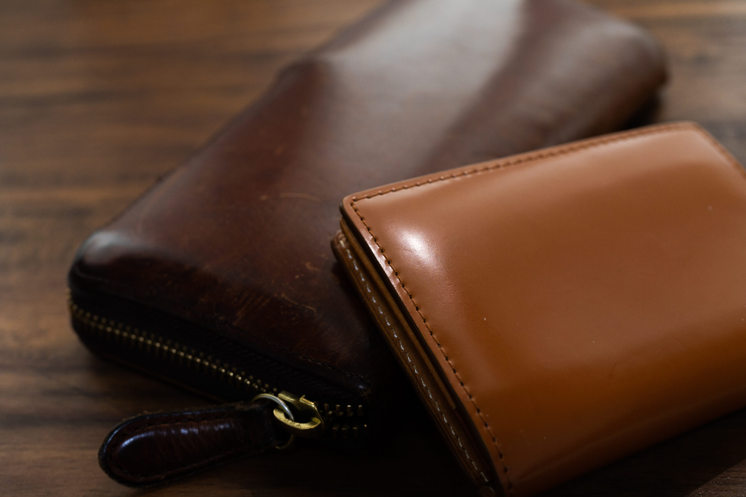 コードバン製の特徴的な財布
