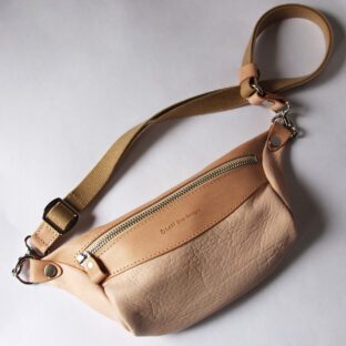 ボディバッグ（スマホサイズ）｜Non-Foundation Leather ノンファンデーションレザー