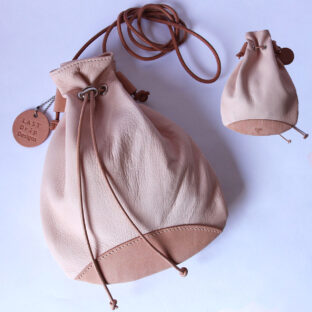 巾着サコッシュショルダーバッグ 鹿革 （Sサイズ）｜Non-Foundation Leather ノンファンデーションレザー